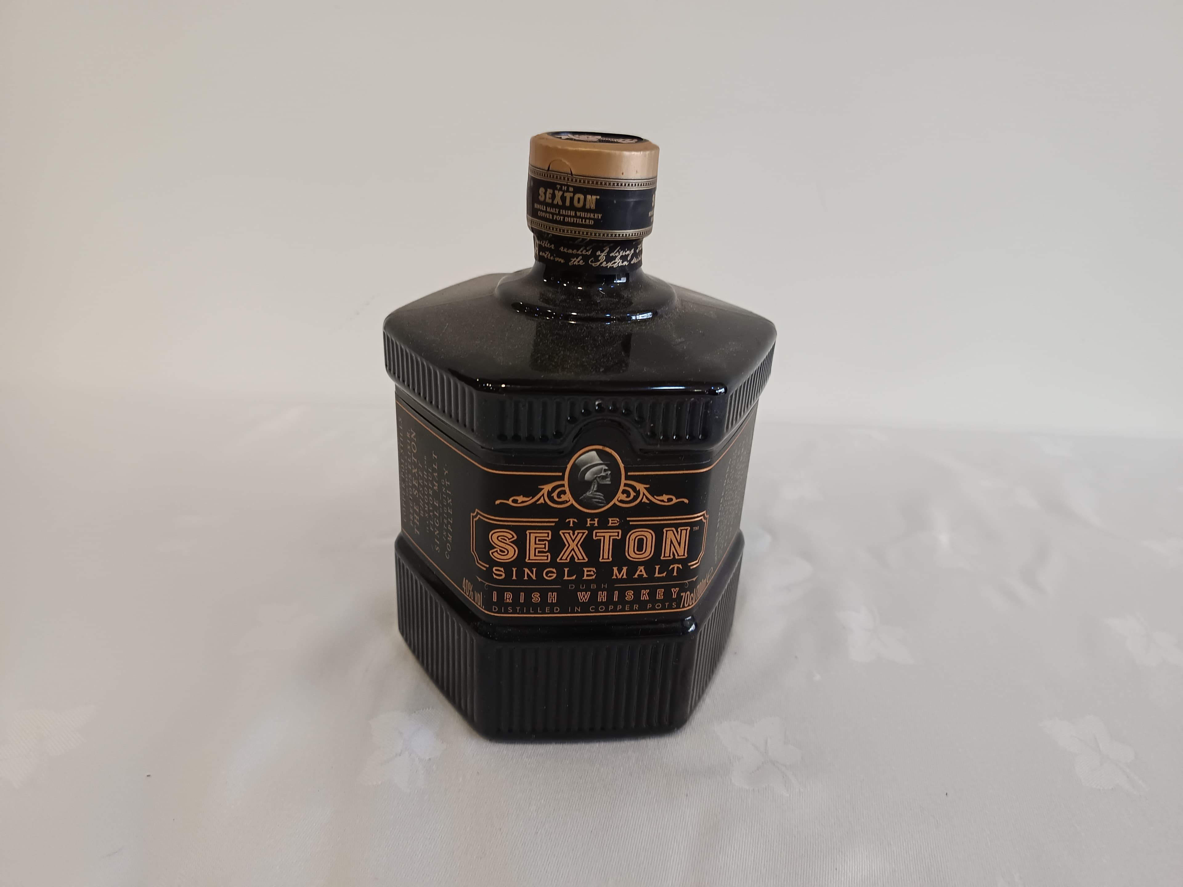 Garrafa de Whisky Sexton Single Malt