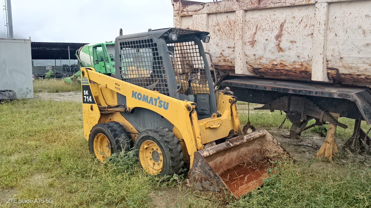 Mini Pá Komatsu SK714