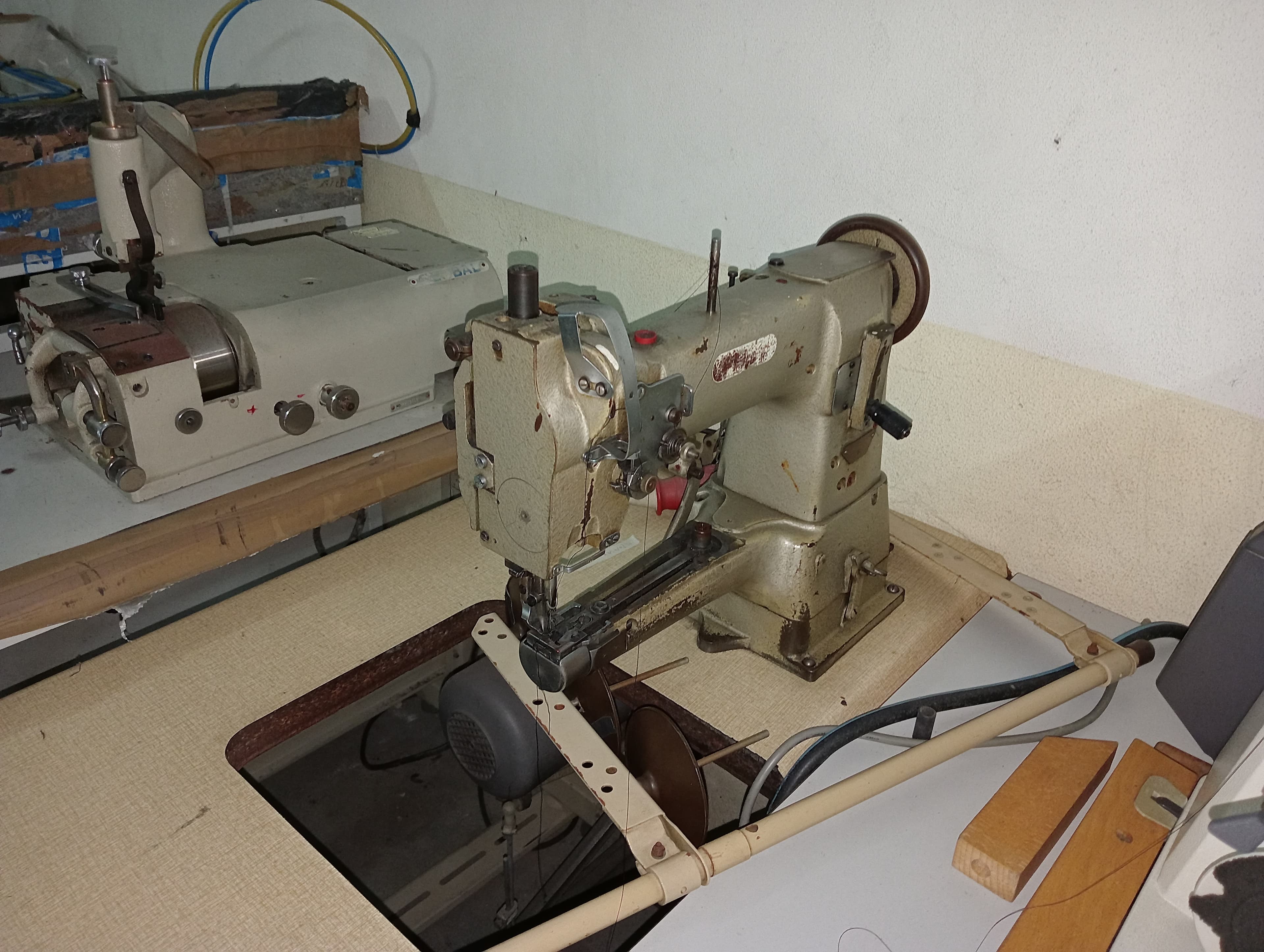 Máquina de braço “PFAFF”