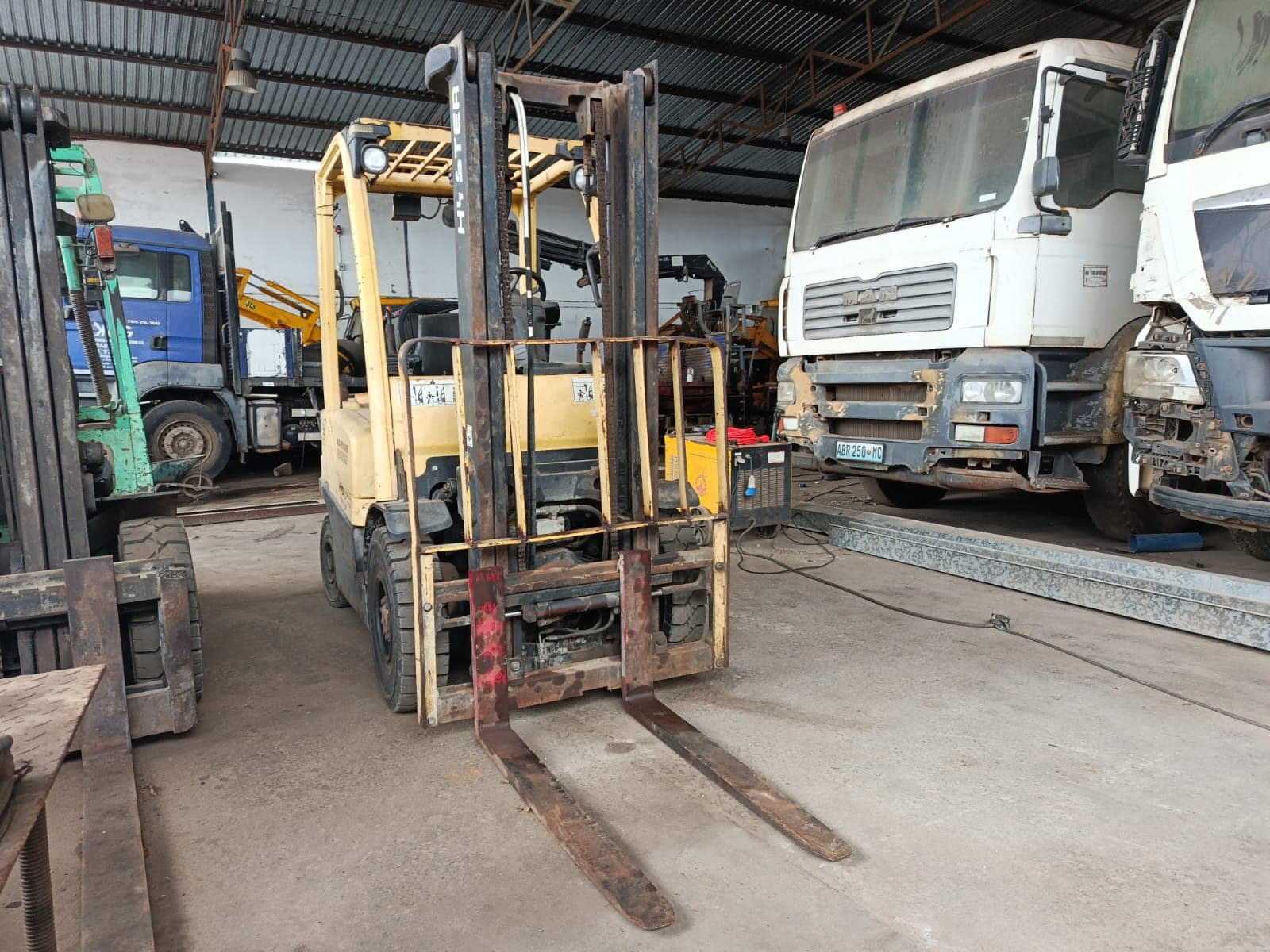 Empilhador - Hyster/2.5Ton