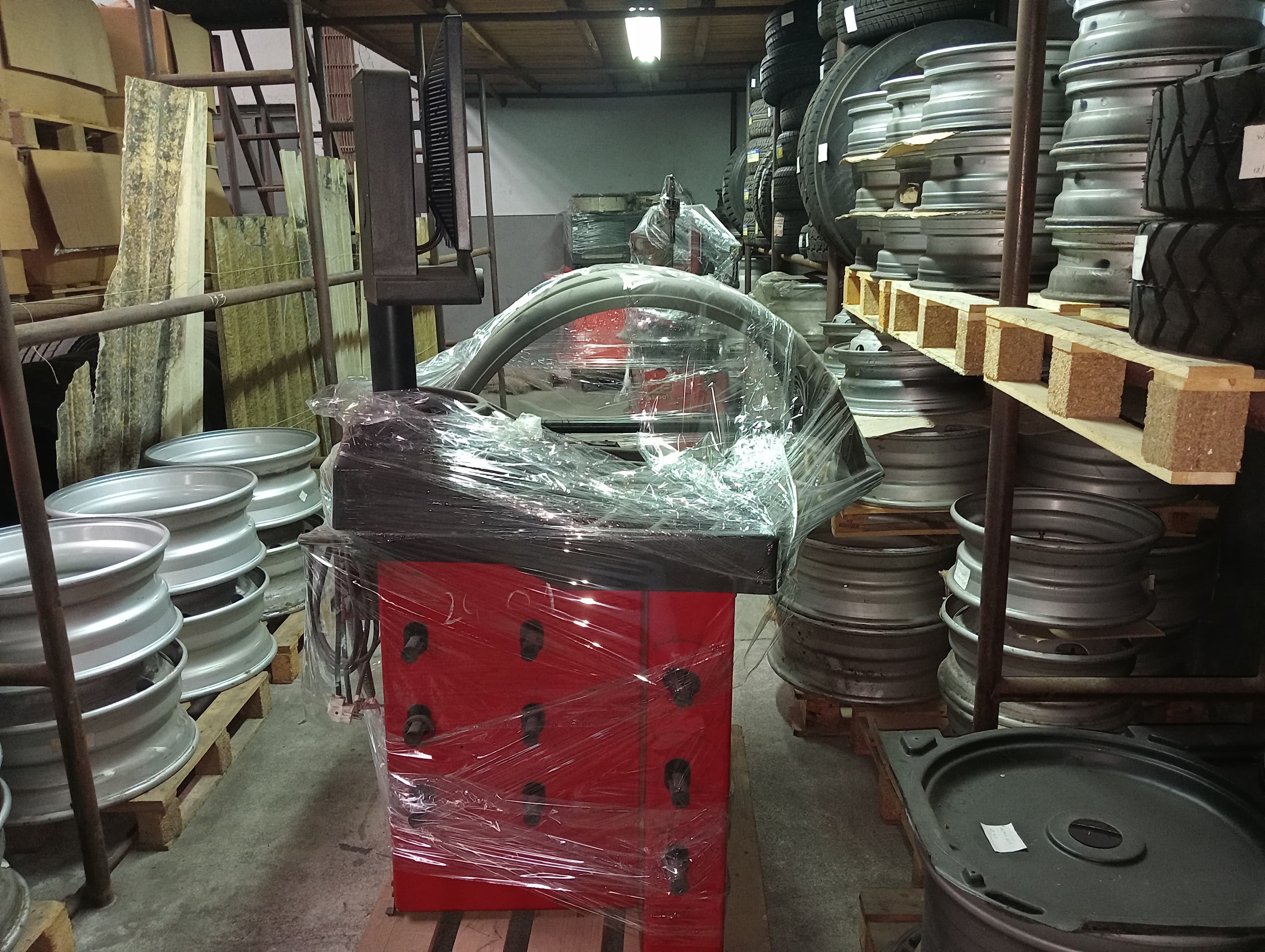 Máquina de equilibrar pneus