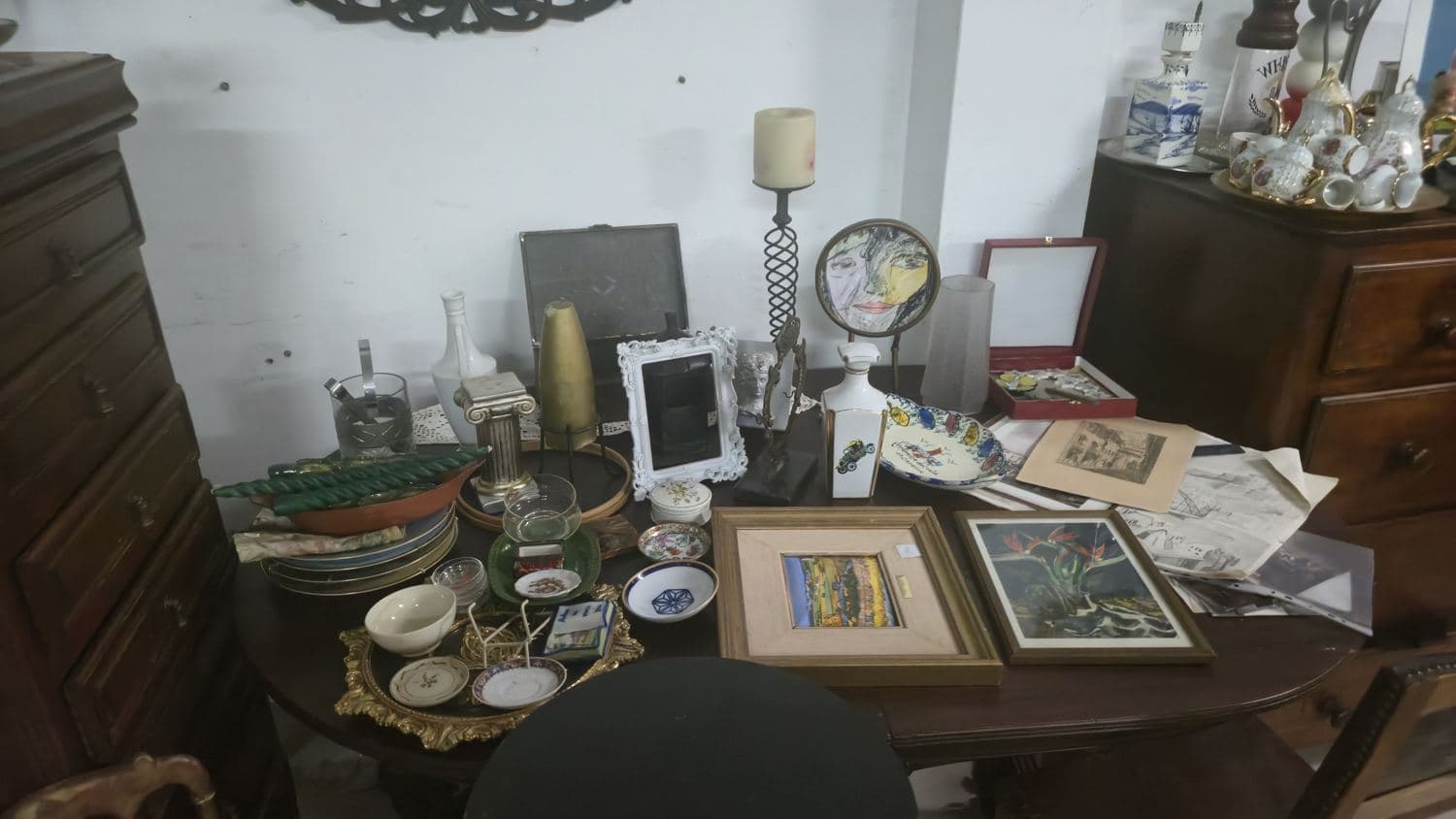 Serviços de Café e Cerâmicas Decorativas