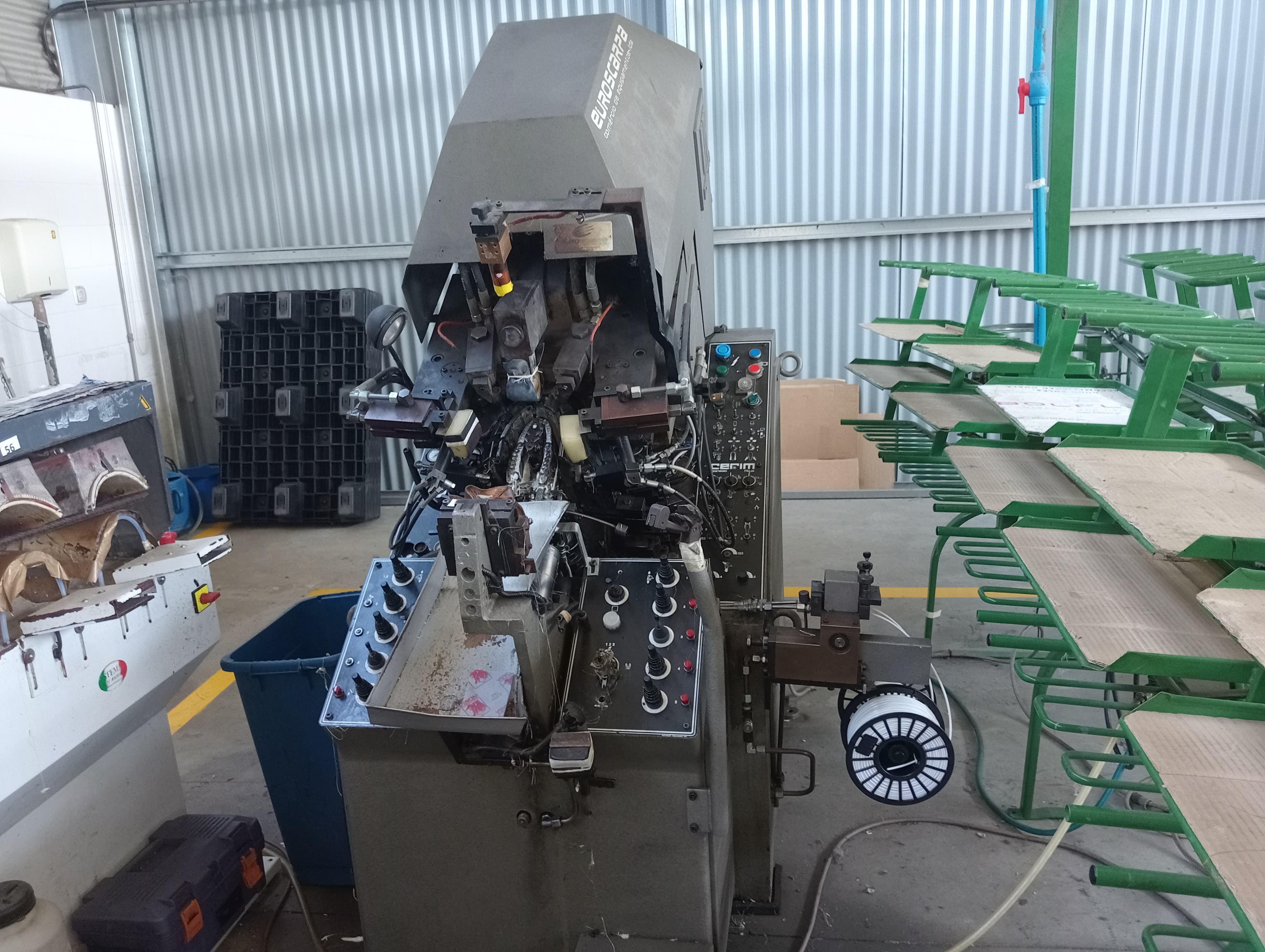 Máquina de Centrar Bicos