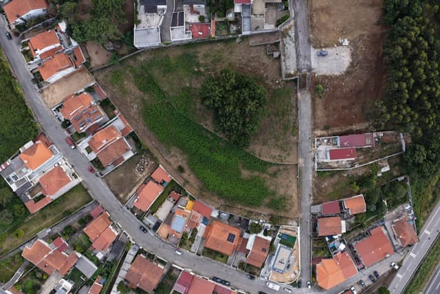 Terreno p/ construção de 5 moradias | PIP favorável | Canelas, Vila Nova de Gaia