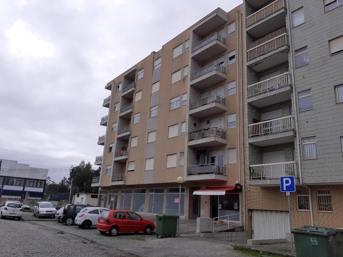 1/2 Apartamento T2 + Lugar de Garagem · Santa Maria da Feira — imagem 2