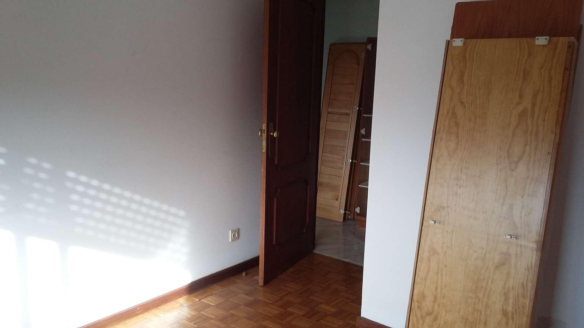 IMOVEL - Prédio Urbano - Fração autónoma "H" - Habitação no segundo andar direito e lugar de garagem na cave ... — imagen 12
