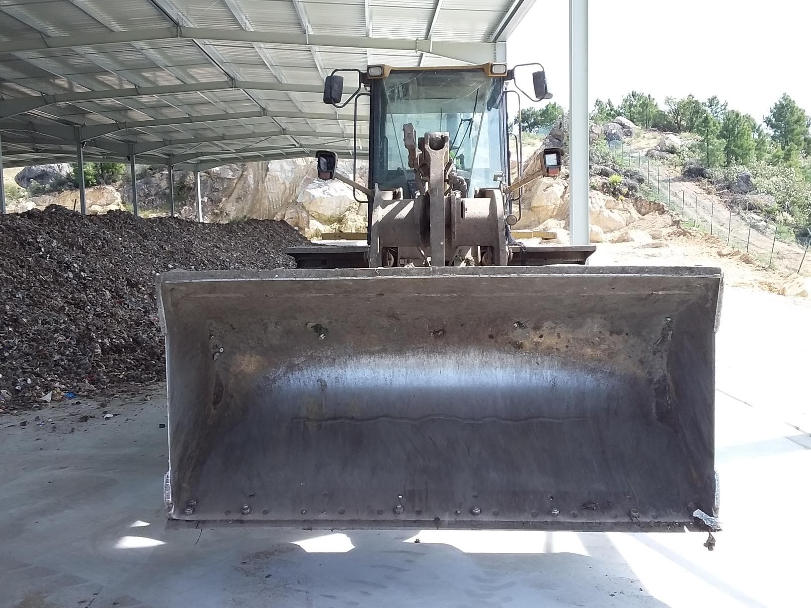 Excavadora Caterpillar — imagen 4