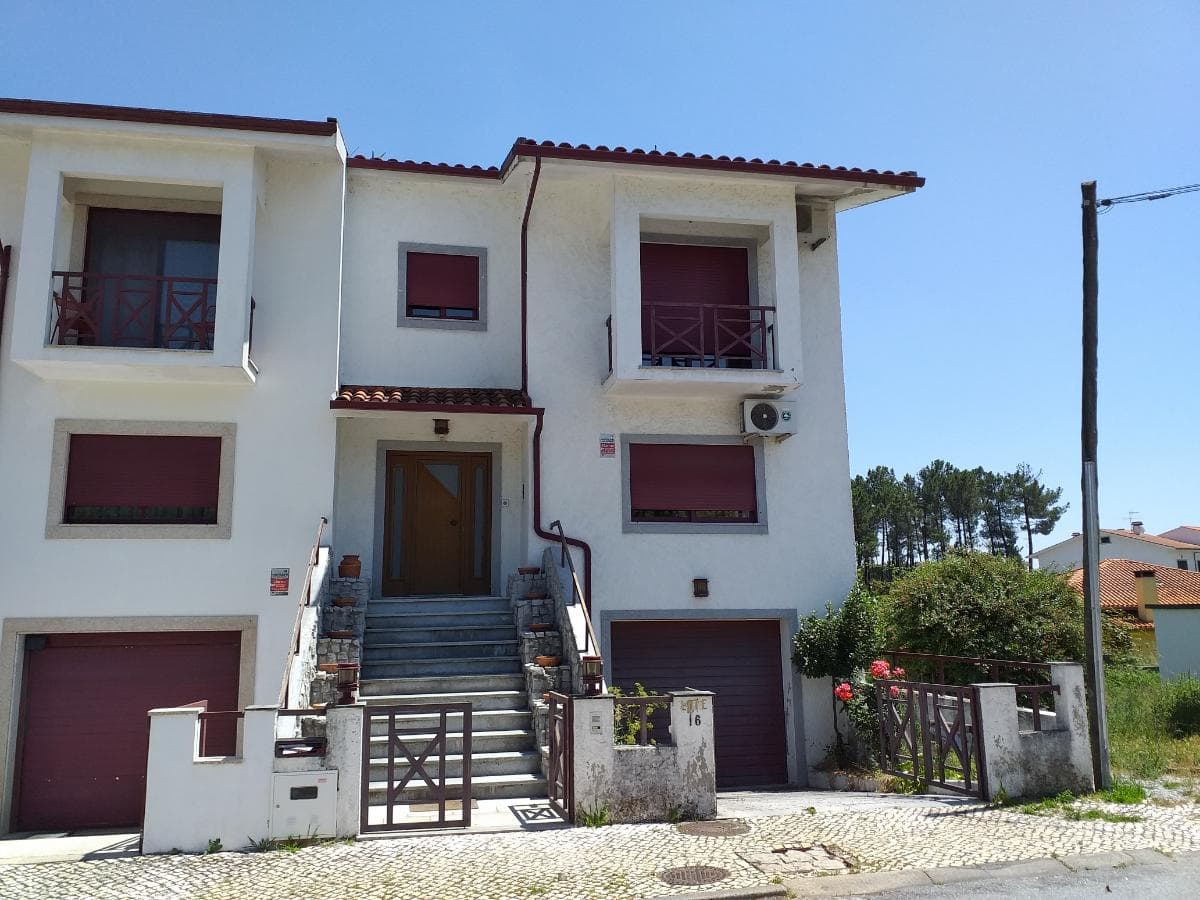 Moradia V3 · Viseu — image 1