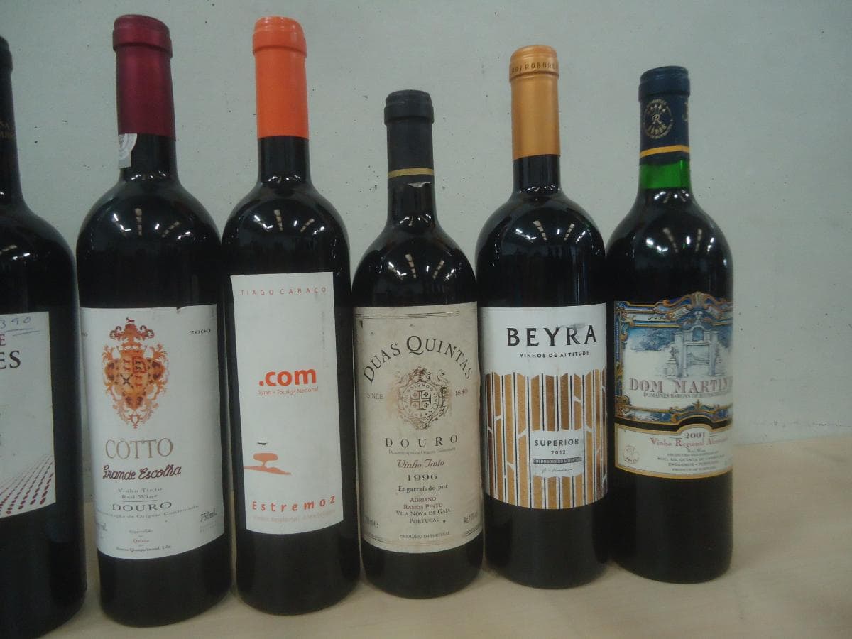 Refrigerador + Lote de Vinhos — image 17