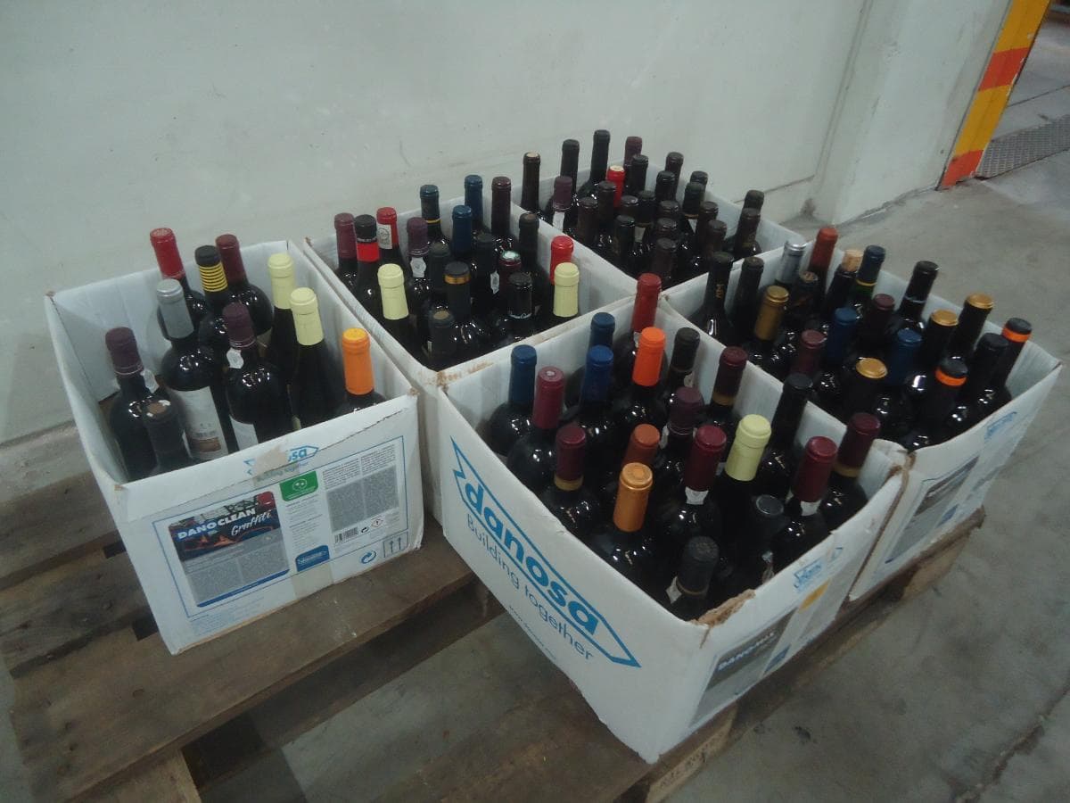 Refrigerador + Lote de Vinhos — image 19