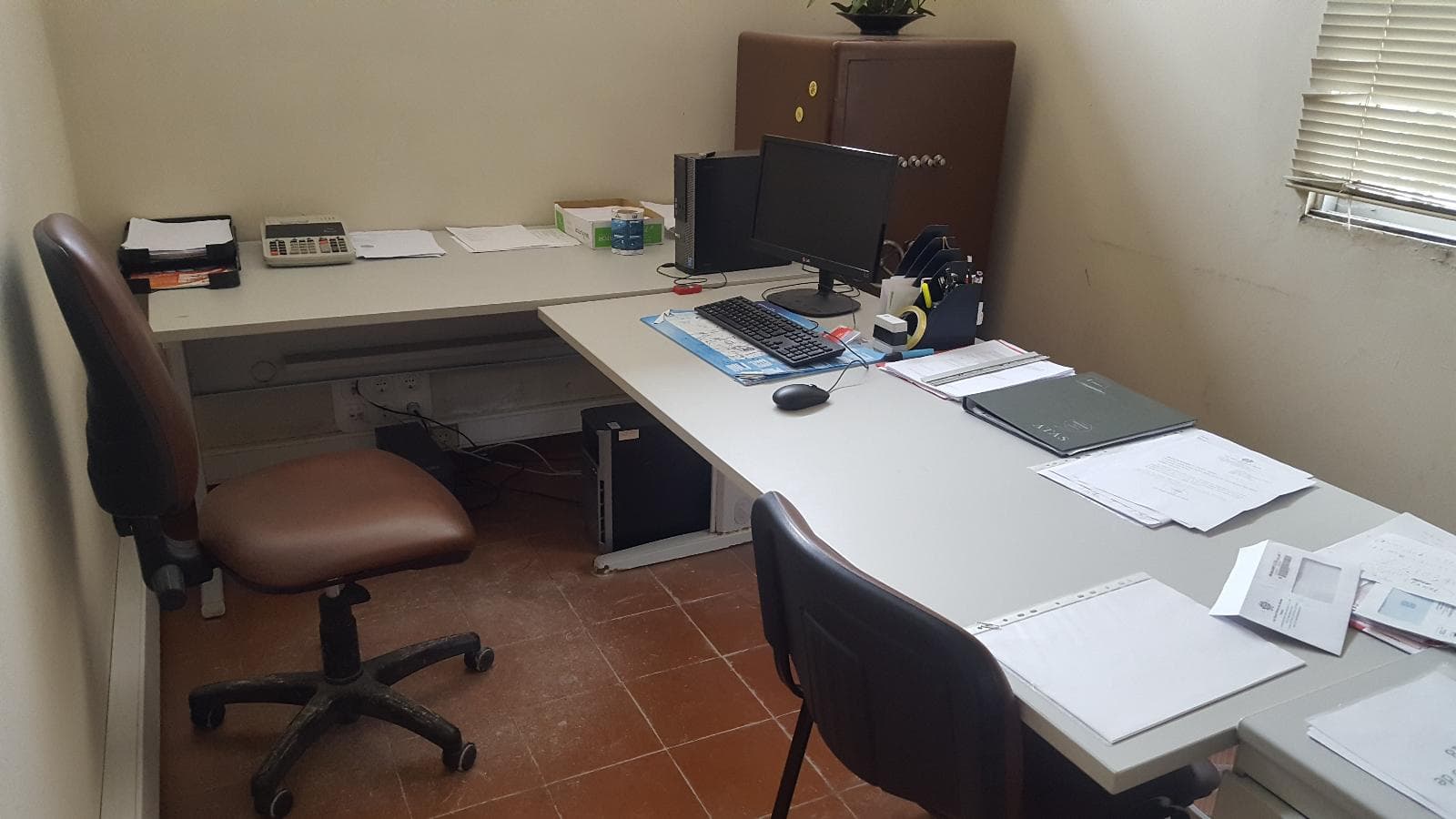 Equipamentos e Máquinas de Panificação · Equipamentos de Escritório · Veículos — imagem 146