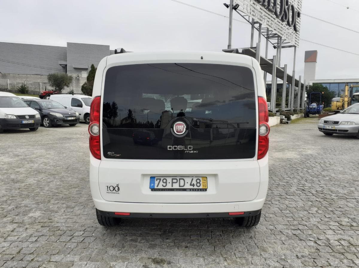 Fiat Doblo Maxi · Ano 2014 — image 5