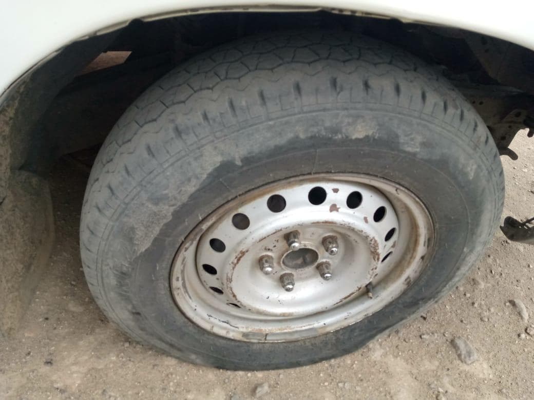 Toyota Hilux 3,0 D4D cabine simples 4X2 · — image 8