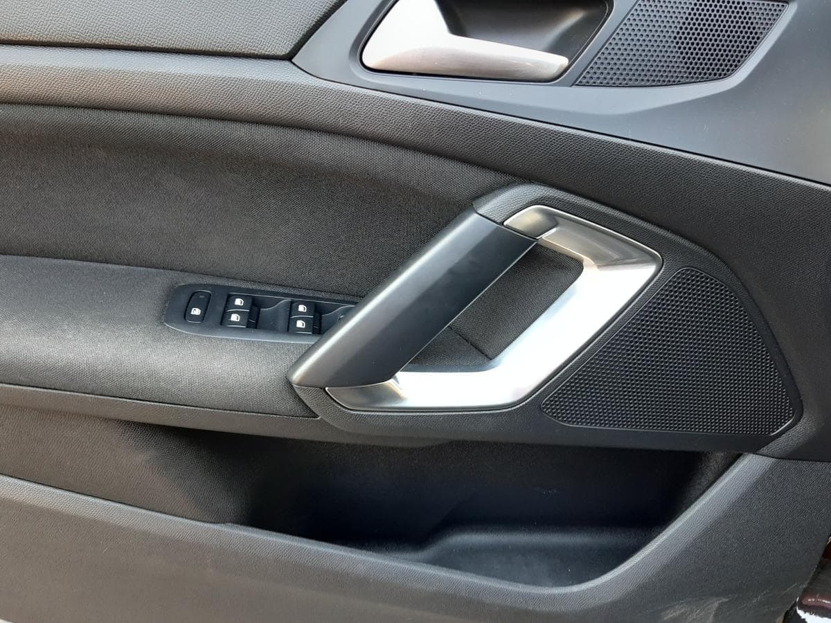 Peugeot 308 1.6 Blue HDI · Ano 2015 — imagen 17