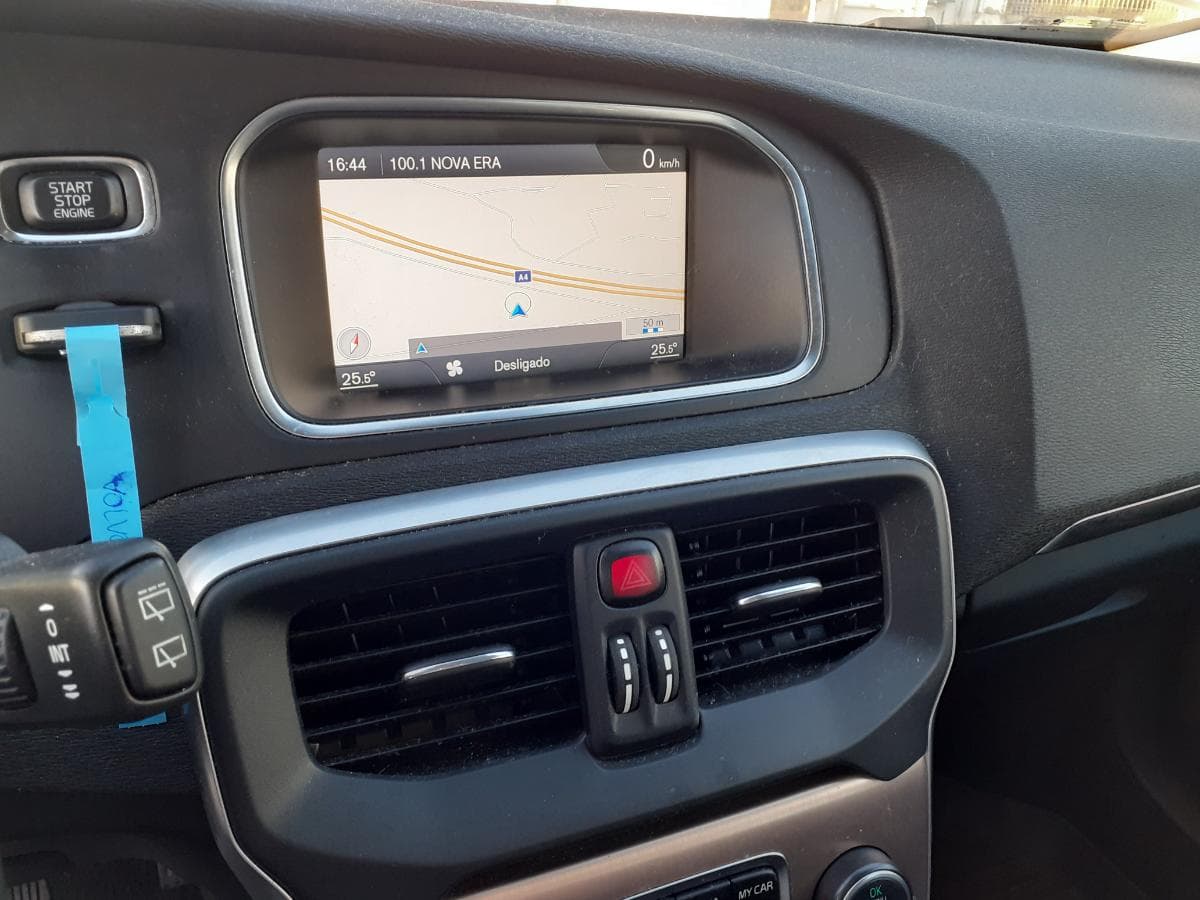 Volvo V40 Cross Country · Ano 2013 — imagen 19