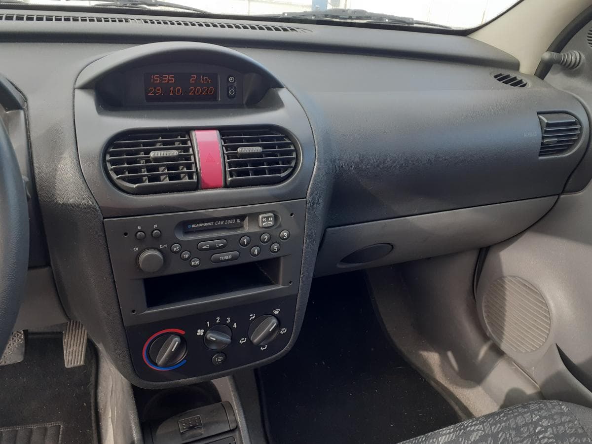 Opel Corsa 1.2 · Ano 2001 — image 16