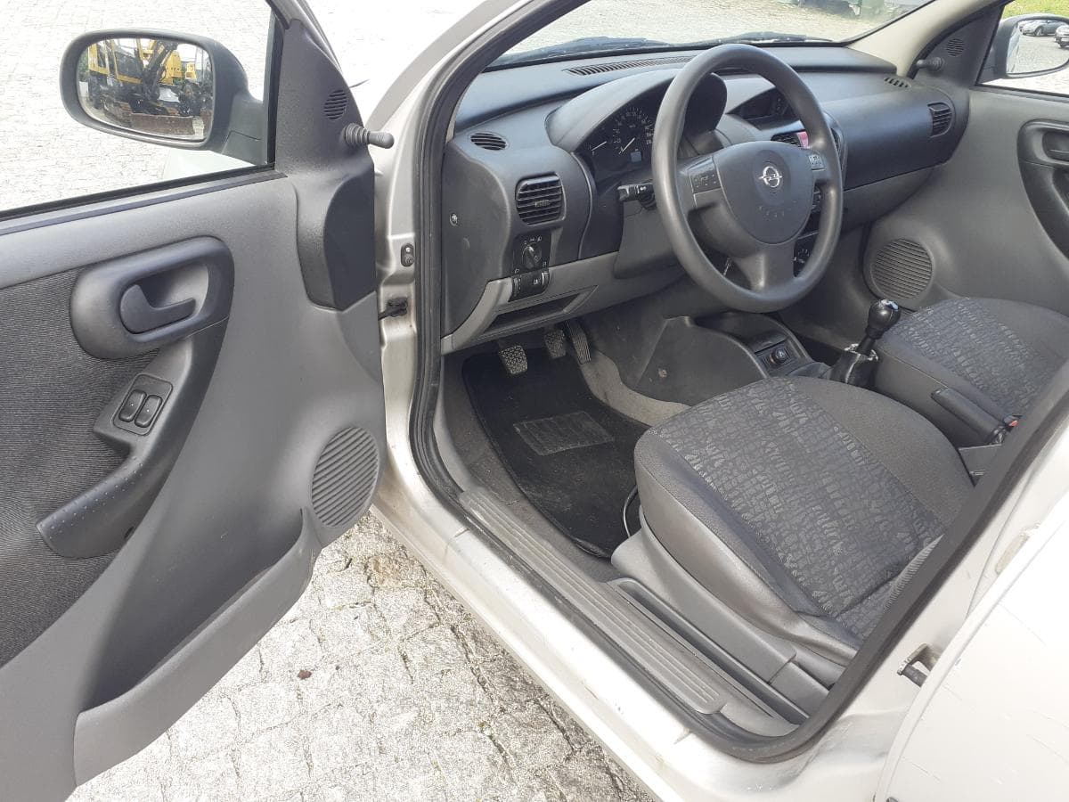 Opel Corsa 1.2 · Ano 2001 — image 11