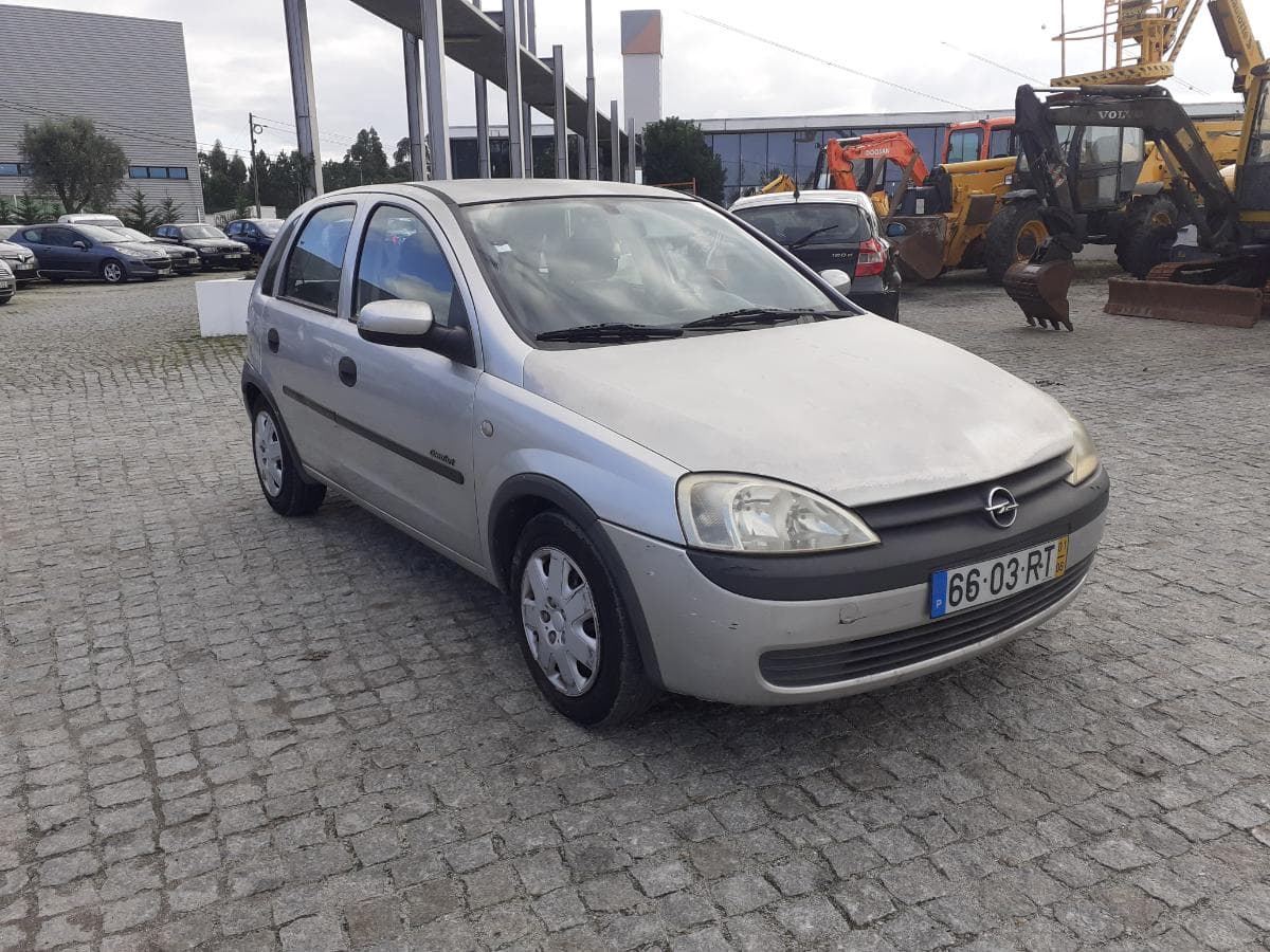 Opel Corsa 1.2 · Ano 2001 — image 1