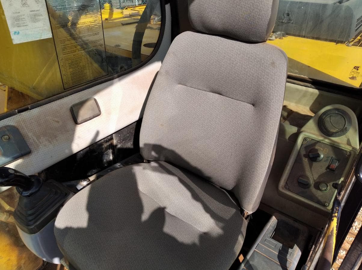 Giratória JCB JS 200 LC — imagem 15