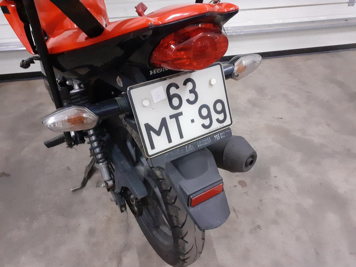 Honda CBF · Ano 2012 — image 11