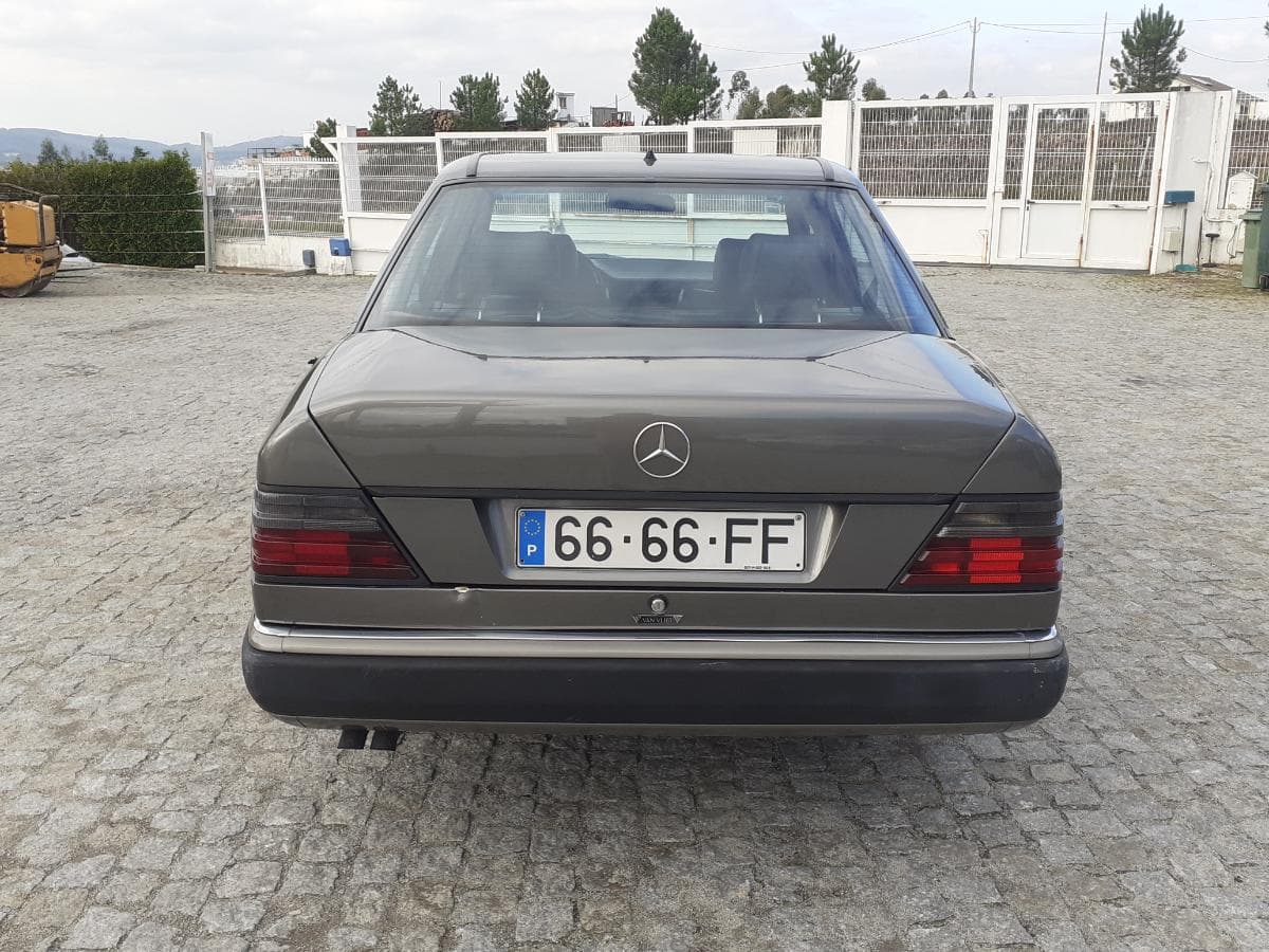 Mercedes-Benz 300D · Ano 1988 — image 5