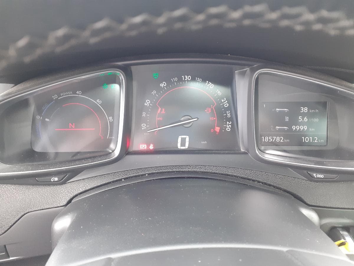 Citroën DS5 Híbrido · Ano 2014 · Híbrido Diesel — imagen 27