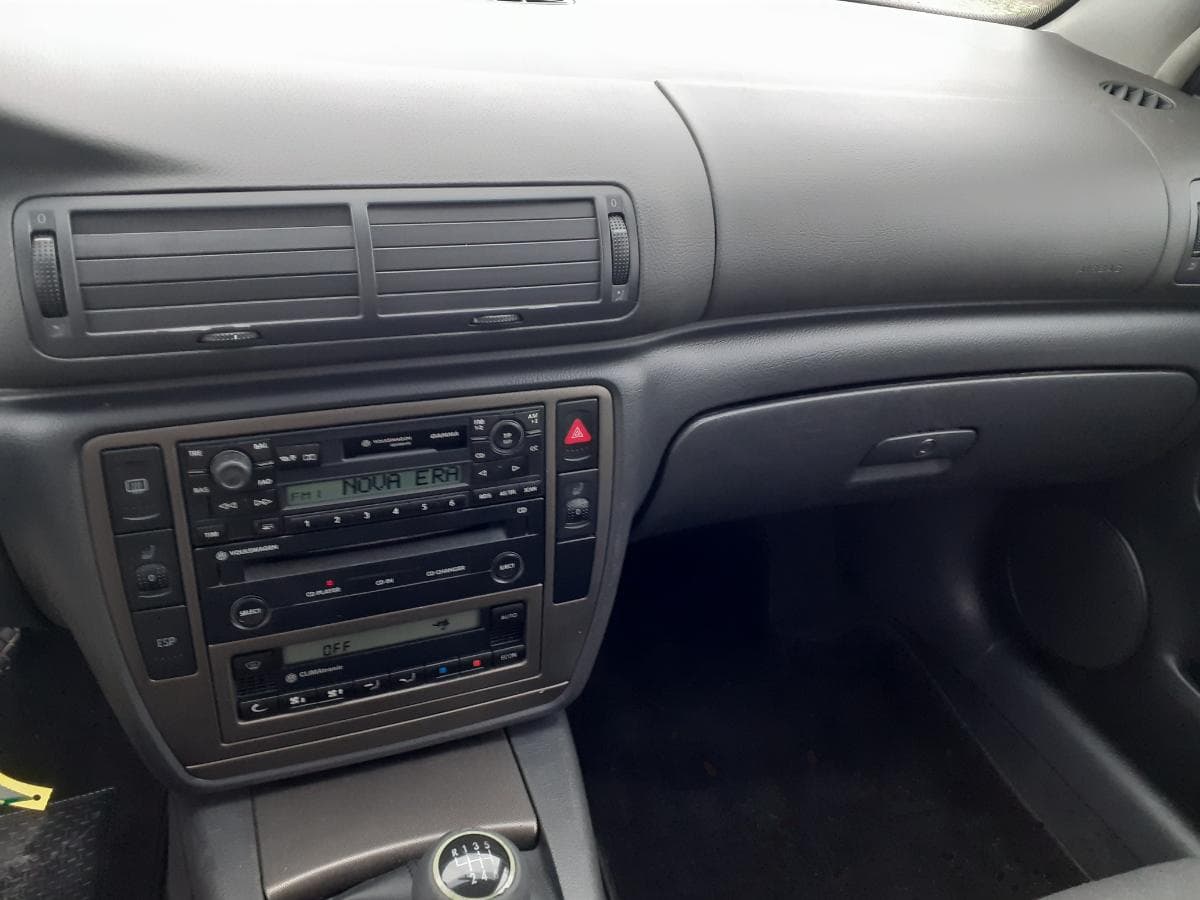 Volkswagen Passat 1.9 TDI · Ano 2004 — imagem 18