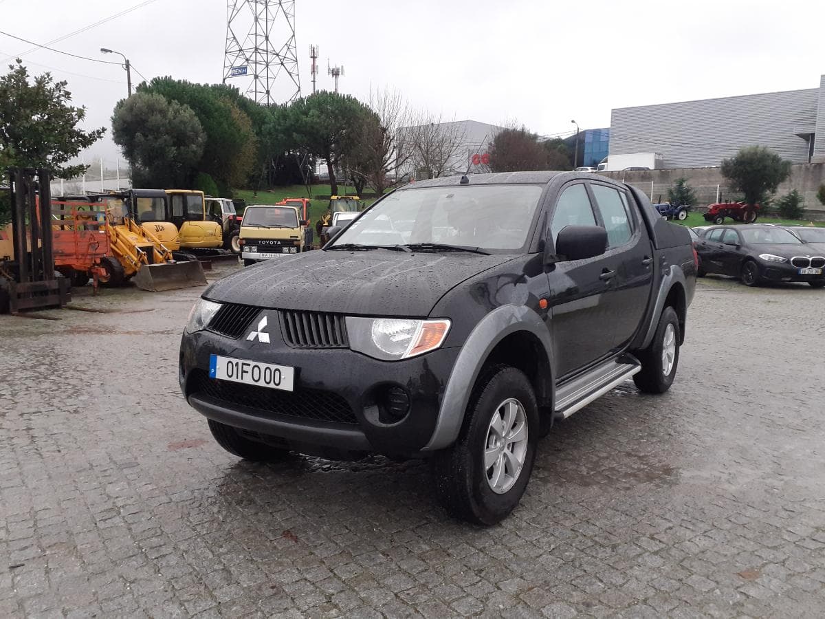Mitsubishi L 200 4x2 · Ano 2008 — imagem 3