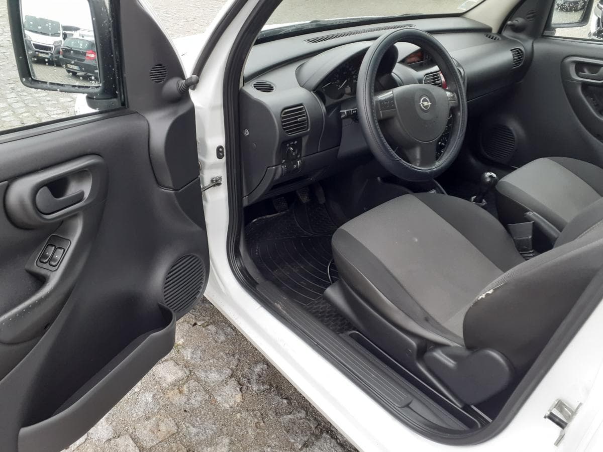 Opel Combo 1.7 CDTI · Ano 2010 — imagem 12