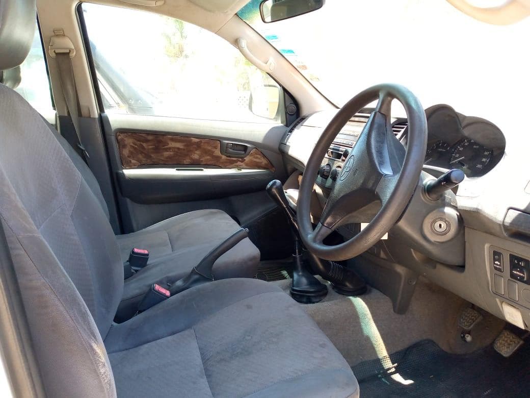 TOYOTA HILUX · — image 12
