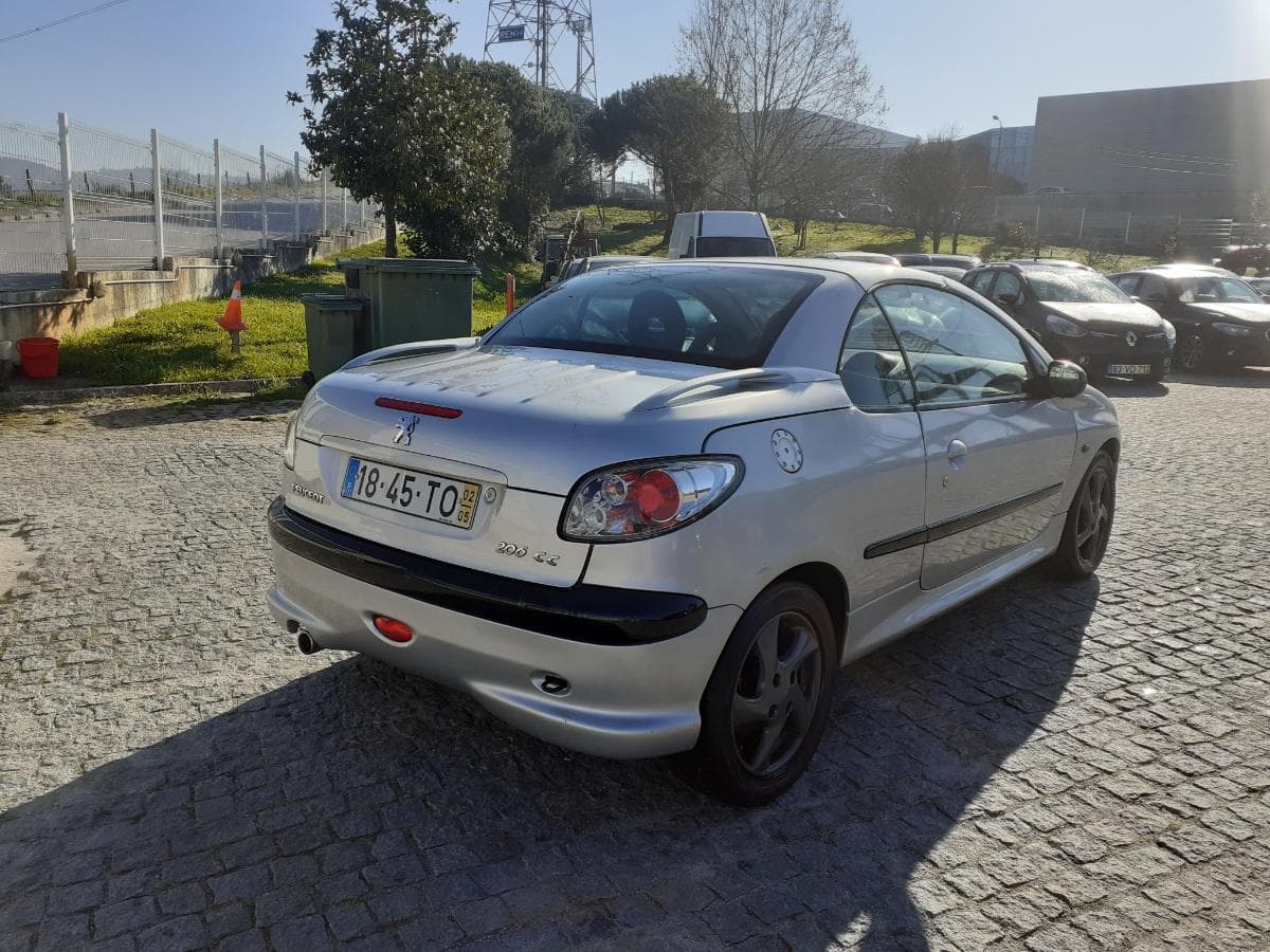 Peugeot 206 CC 1.6 Cabrio · Ano 2002 — imagen 6