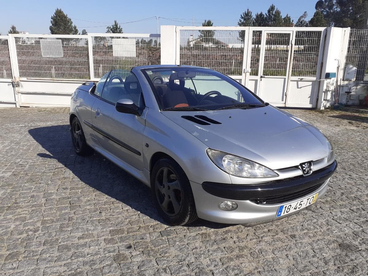 Peugeot 206 CC 1.6 Cabrio · Ano 2002 — imagen 9