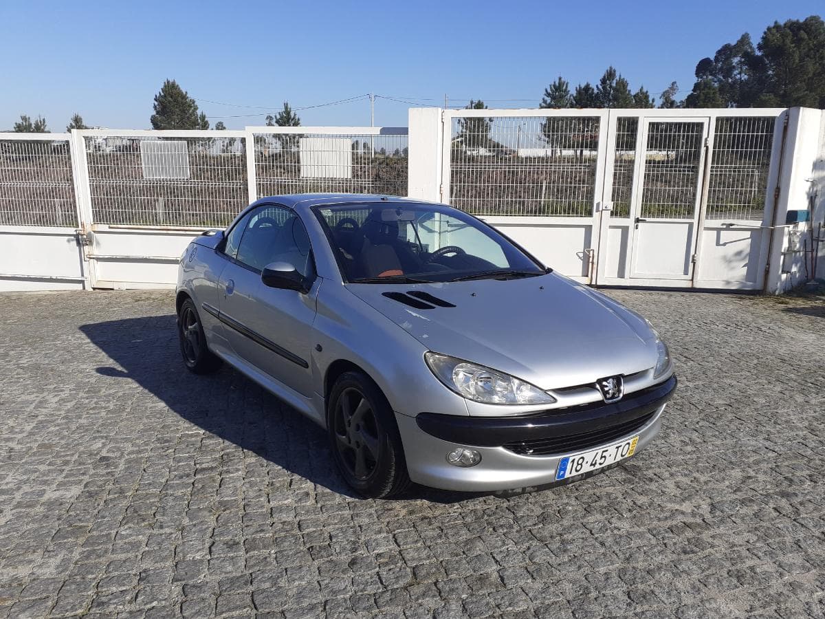 Peugeot 206 CC 1.6 Cabrio · Ano 2002 — imagen 7