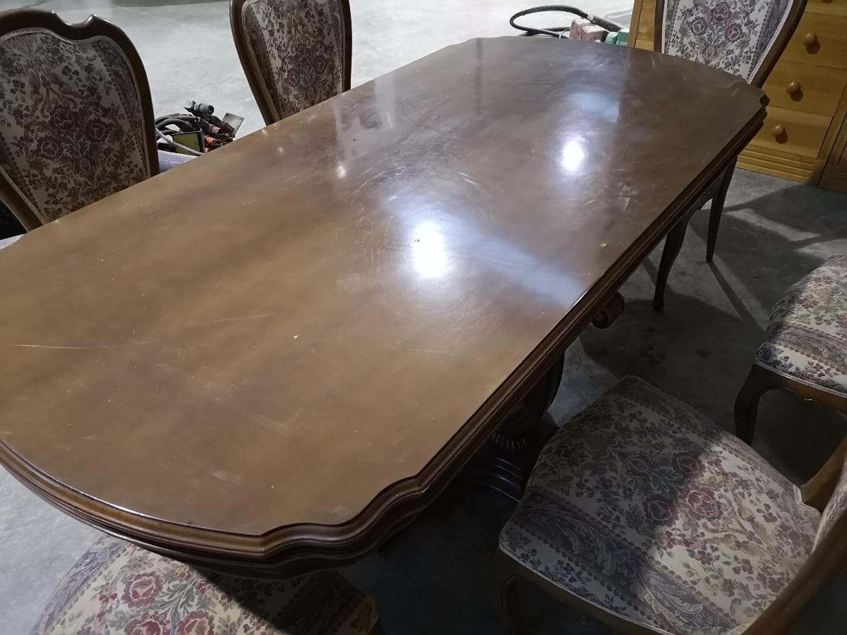 Mesa y Sillas estilio Isabelina — imagem 2