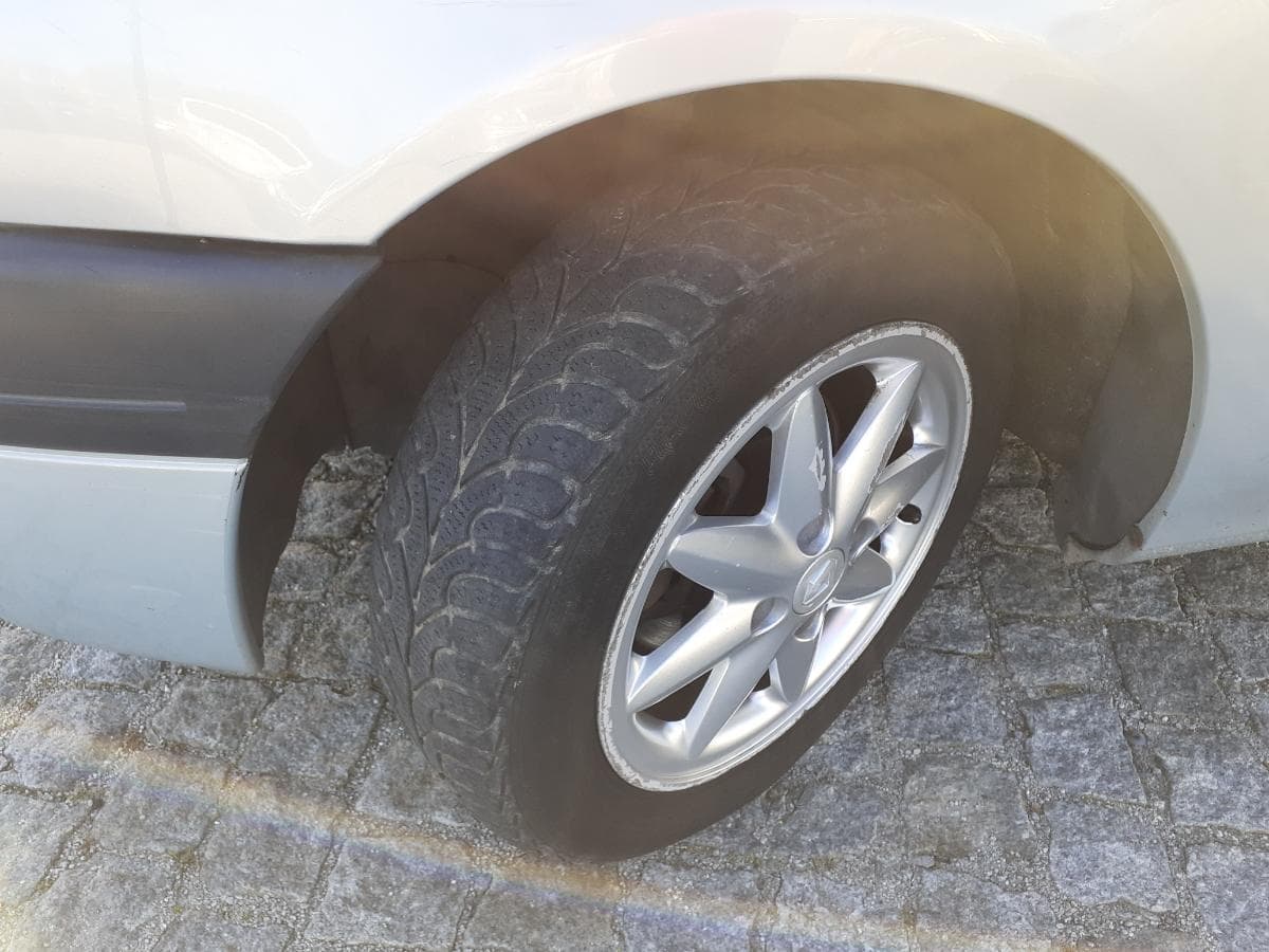 Renault Clio 1.2 · Ano 2000 — imagem 18