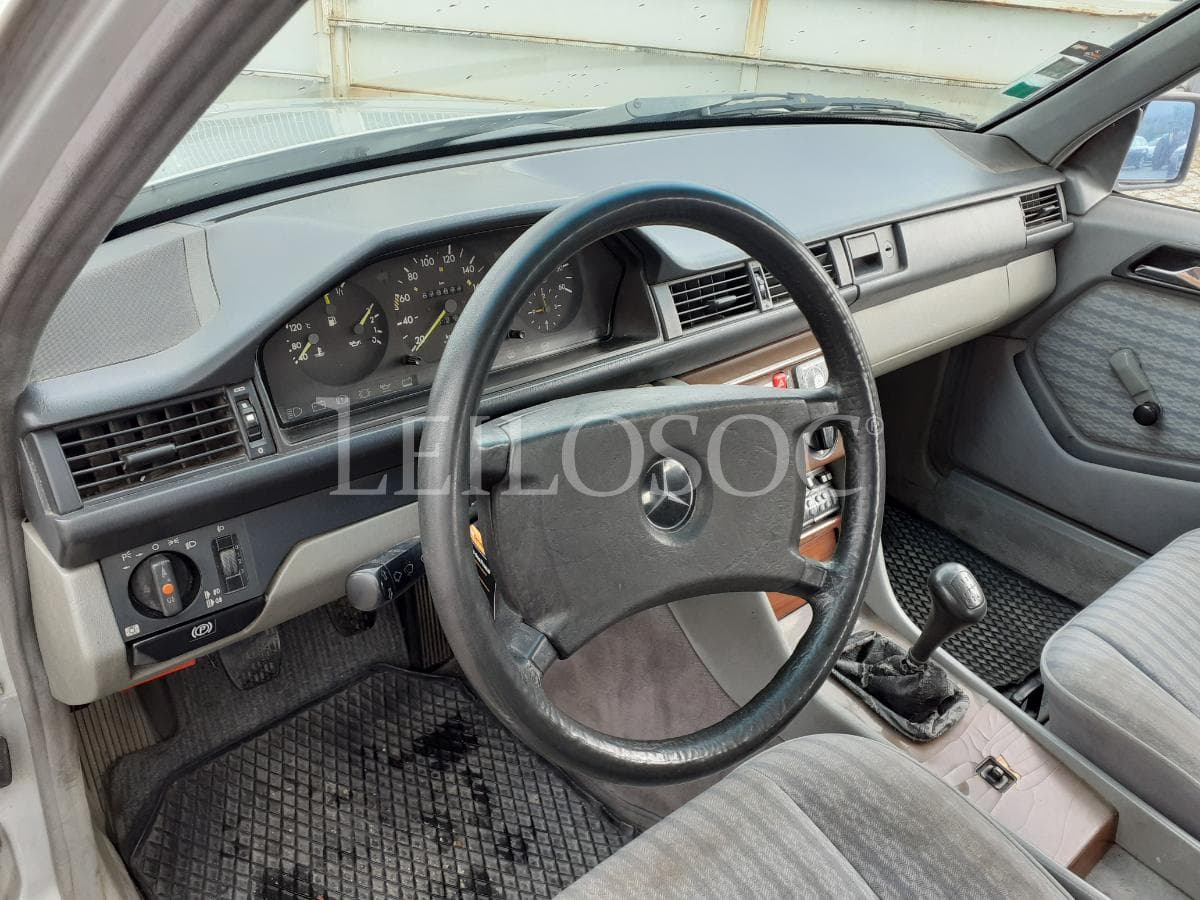 Mercedes-Benz 250 D · Ano 1989 — image 10