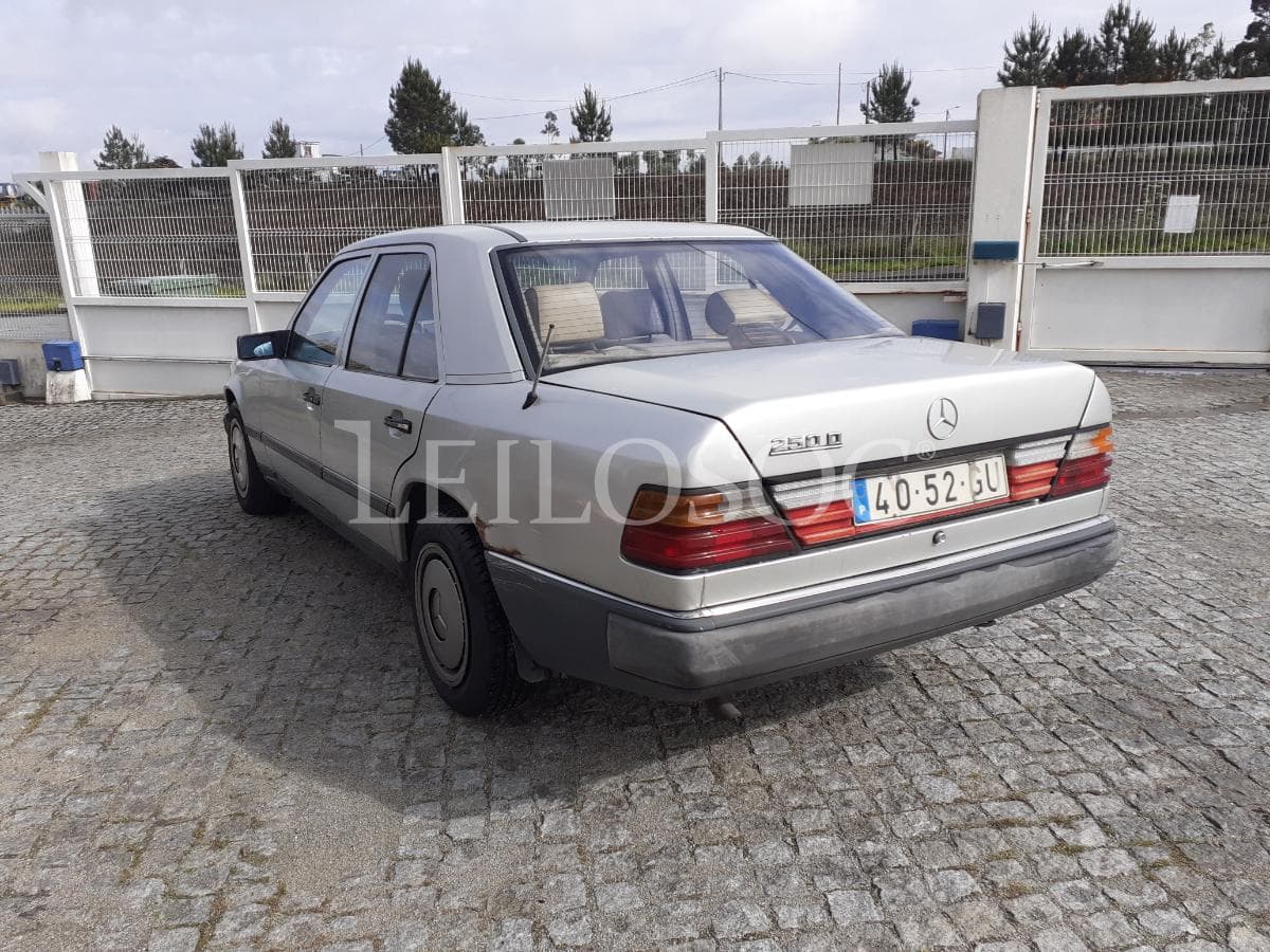 Mercedes-Benz 250 D · Ano 1989 — image 6