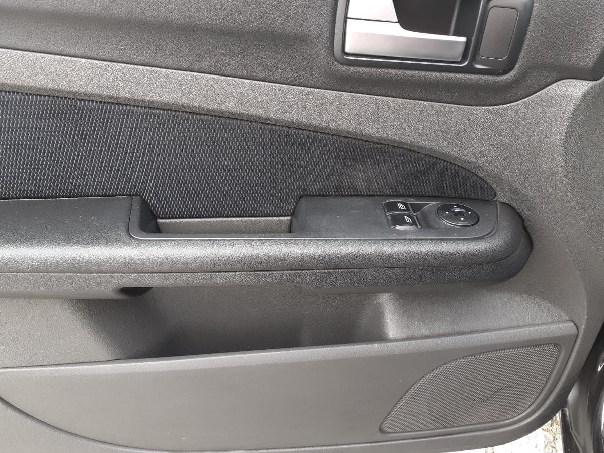 Ford Focus 1.6 TDCI · 2 Lugares · Ano 2005 — imagem 9
