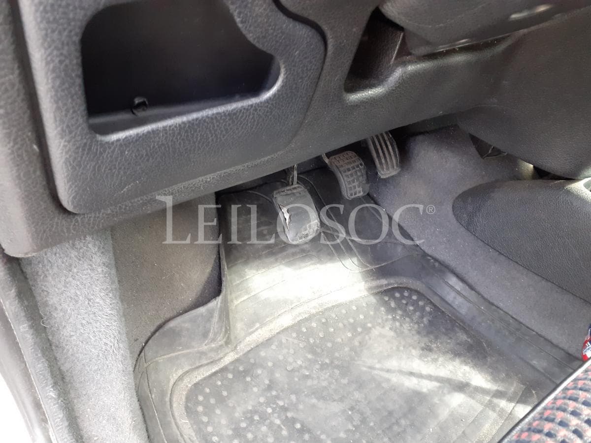 Peugeot 106 · Ano 1997 — imagen 8