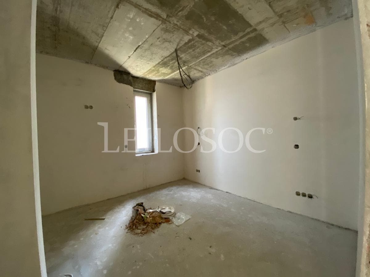 Apartamento T2 + 2 Lugares de Garagem + Arrumos · Porto — image 7