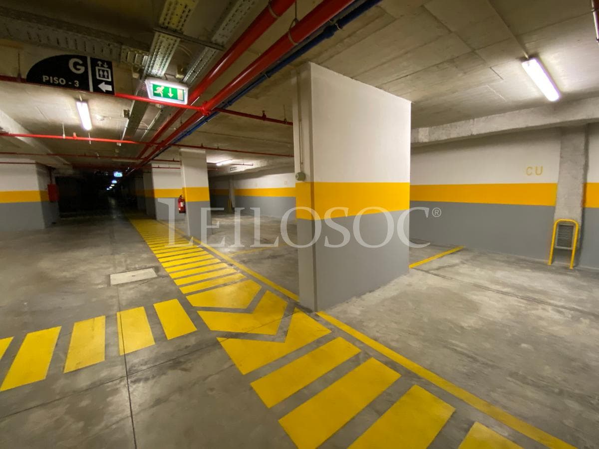 Parking Space · Porto — image 6