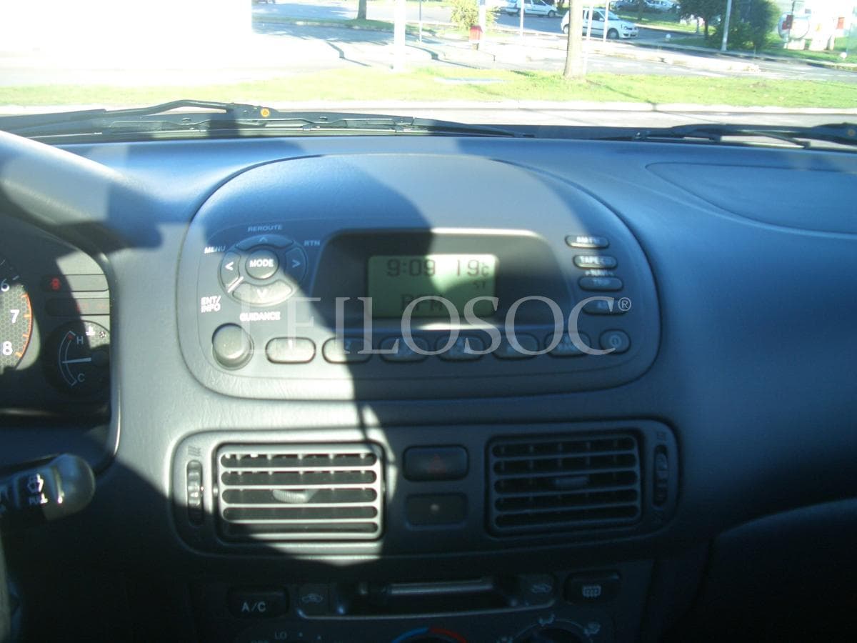Toyota Corolla Liftback 1.4 VVTI · 16v · 95cv · Ano 2000 — image 8