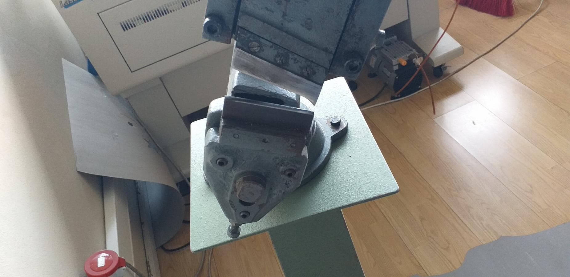 Guillotine — image 4