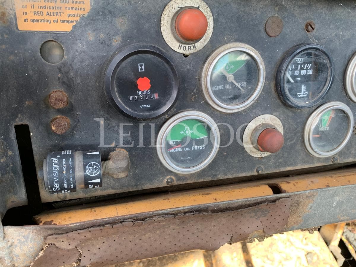 Bulldozer — image 7