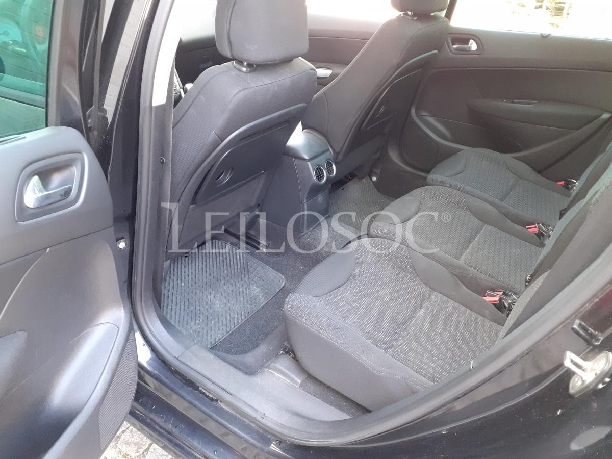 Peugeot 308 SW 1.6 HDI · Ano 2009 — imagen 20