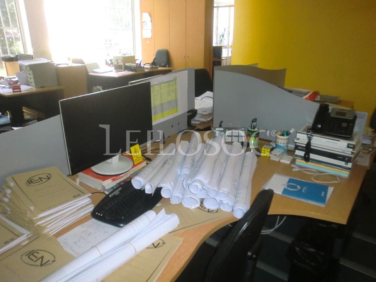 Equipamiento y Mobiliario de Oficina — imagen 28