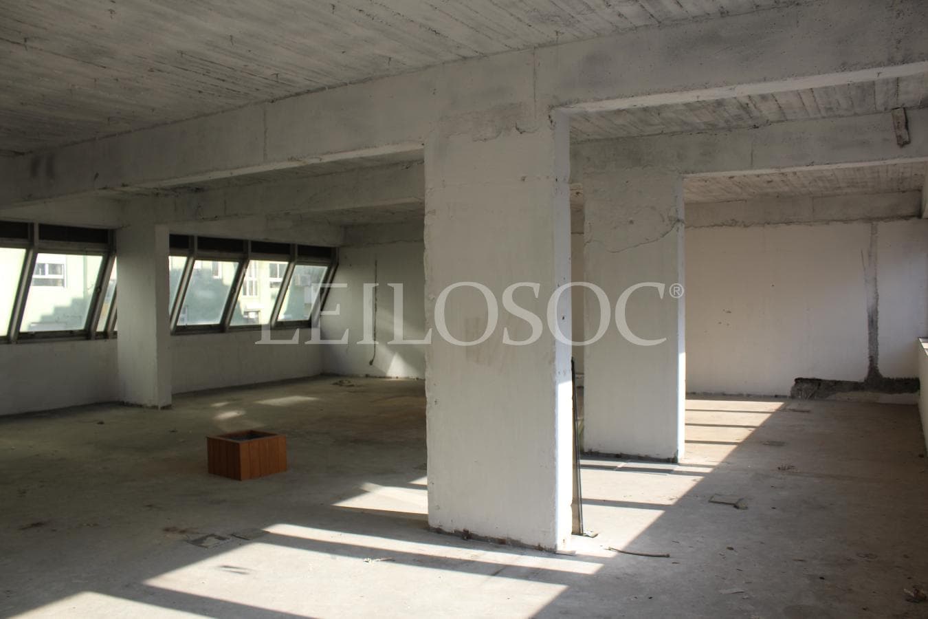 Escritórios + 4 Lugares de Garagem · Lisboa — imagem 12