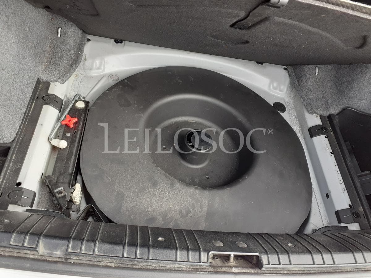 BMW 316i · Ano 2001 — image 16