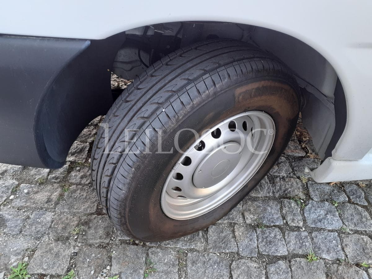 Peugeot Expert 1.9D · Ano 2001 · Caixa Isotérmica — image 21