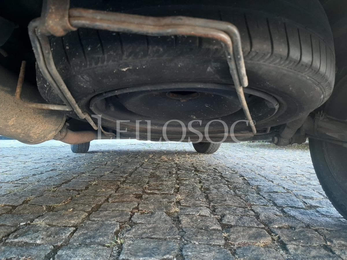 Peugeot 106 XAD · Ano 1996 — image 8